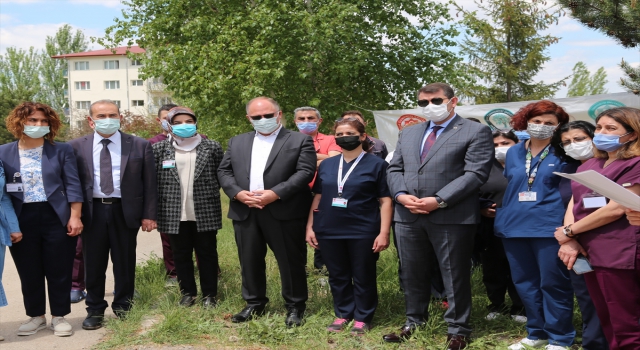Sivas’ta salgınla mücadelenin kahramanlarından hemşireler için ”hatıra ormanı” oluşturuldu