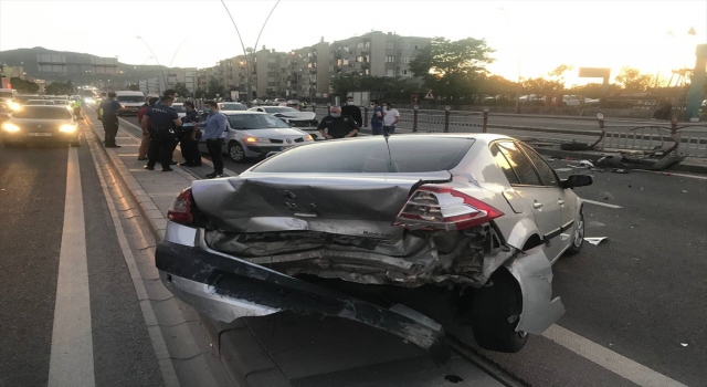 Kayseri’de çarpışan iki otomobilin sürücüsü yaralandı