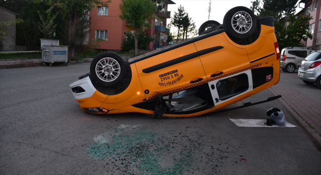 Sivas’ta otomobil ile taksi çarpıştı: 7 yaralı