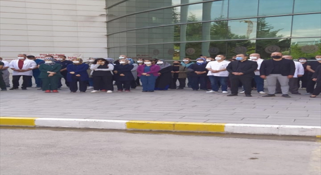 Kırıkkale’de Kovid19 nedeniyle yaşamını yitiren sağlık memuru son yolculuğuna uğurlandı