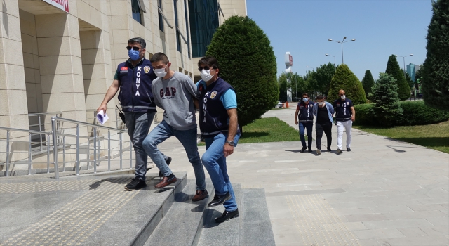 Konya’da bıçaklı kavgaya karışan kişi, darbedilen kadını kurtarmak isterken öldürülmüş