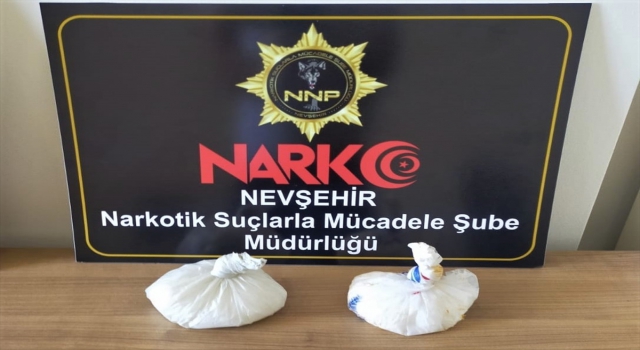 Nevşehir’de cips paketinde uyuşturucu taşıdıkları iddia edilen 2 yabancı uyruklu tutuklandı