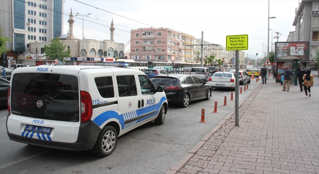 Kayseri’de freni boşalan otomobil 3 araca çarptı: 1 yaralı