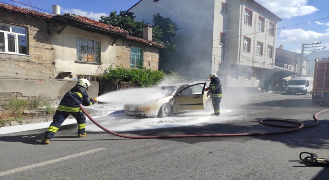 Seydişehir’de seyir halindeki otomobil yandı