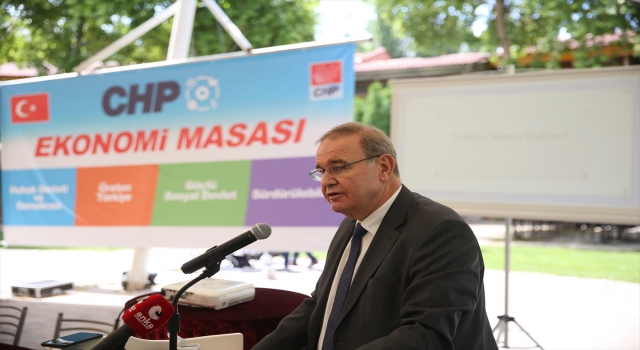 CHP Genel Başkan Yardımcısı ve Parti Sözcüsü Öztrak, Eskişehir’de CHP Ekonomi Masası Toplantısı’nda konuştu: