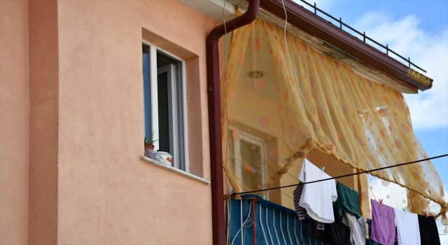 Sivas’ta üçüncü kattaki evin penceresinden düşen çocuk ağır yaralandı