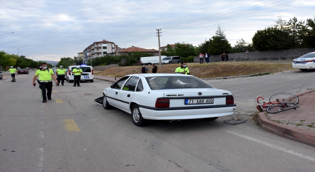 Kırıkkale’de otomobilin çarptığı 2 bisikletli yaralandı