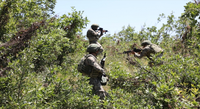 PençeŞimşek operasyonu bölgesindeki mağarada 3 PKK’lı terörist etkisiz hale getirildi