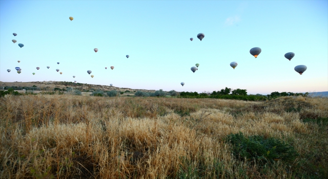 Jandarmanın 182’nci kuruluş yıl dönümü kutlama afişleri Kapadokya semalarında süzüldü