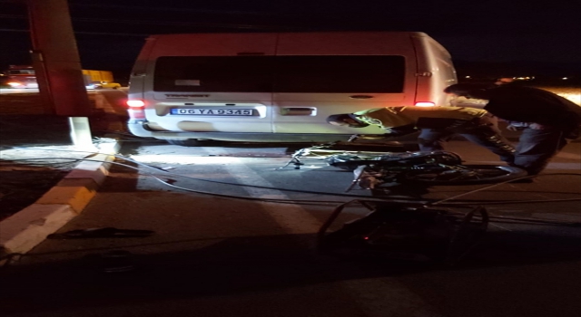 Konya’da minibüs ile motosiklet çarpıştı: 2 yaralı
