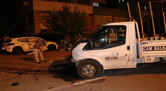 Kayseri’de otomobille kamyonet çarpıştı: 3 yaralı