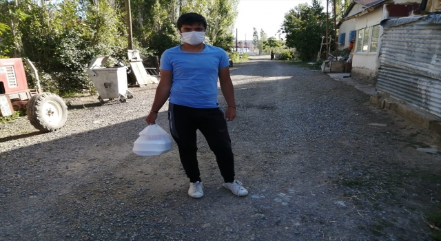 Ulaş’ta Kovid19’a yakalanan karıkoca, hayırseverlerin sıcak yemek ikramıyla moral buluyor