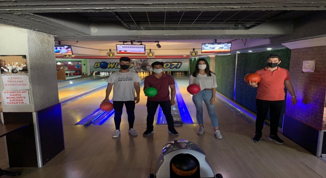 Kırşehir’de AK Parti teşkilatının düzenlediği bowling turnuvası tamamlandı