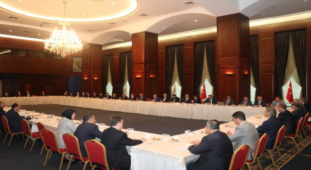 Cumhurbaşkanı Erdoğan, Büyükkılıç’ın da aralarında olduğu 40 belediye başkan ile görüştü