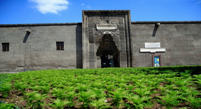 Kayseri tarihi ve doğal güzellikleriyle turizmden hak ettiği payı almayı hedefliyor