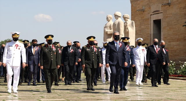 Milli Savunma Bakanı Akar, beraberindeki TSK komuta kademesi ile OYAK Genel Kurulu’na katıldı