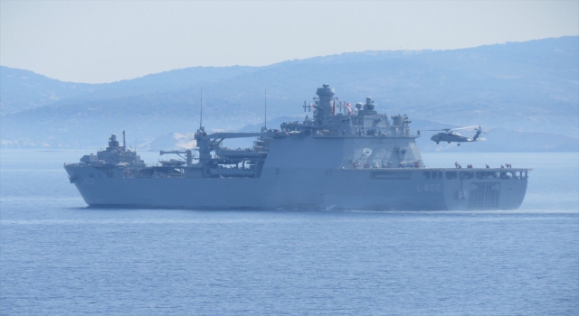 Türk donanması Ege Denizi’nde ”helikopter iniş/kalkış eğitimi” ve ”havada yakıt ikmali” gerçekleştirdi
