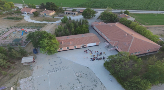 Aksaray’da köy okulu öğrencileri sinemayla tanıştı