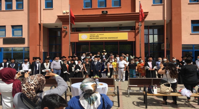MEB’in mesleki eğitim merkezleri, ilk lise diplomalı mezunlarını verdi