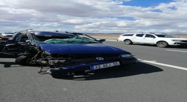 Aksaray’da otomobil tıra çarptı: 6 yaralı