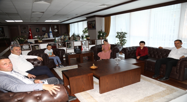 Başkan Demirbaş, kırsal mahallerdeki muhtarların çocuklarını makamında ağırladı