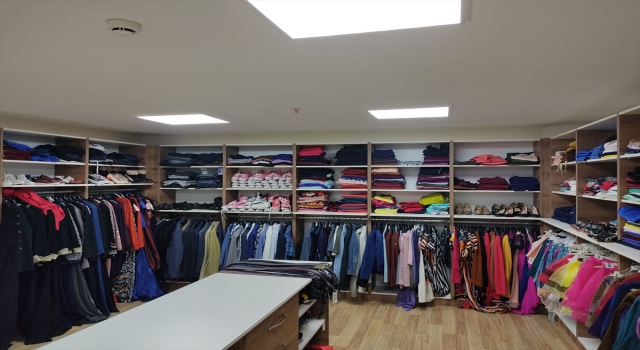 Kulu’da Kızılay tarafından ihtiyaç sahiplerine yönelik giyim mağazası açıldı