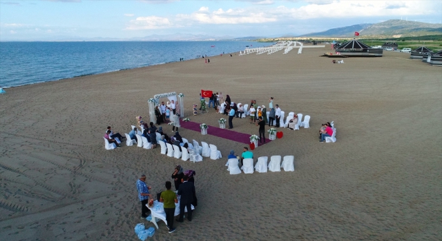 Beyşehir’de görevli nikah memuru, bu kez kızının nikahını kıydı