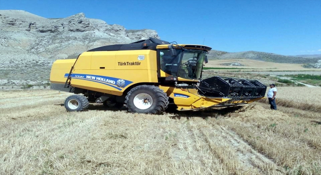 Hasat mevsiminin başlamasıyla Beypazarı’ındaki biçerdöverler kontrol ediliyor 