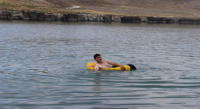 Konya’daki Acıgöl, sıcaktan bunalanlara çare oldu