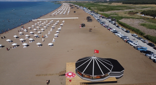 Konya’nın ”denizi” Karaburun Plajı’nda tatilci yoğunluğu