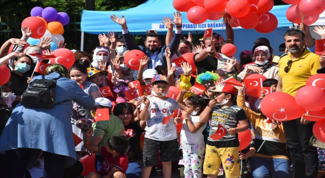 AK Parti Tepebaşı İlçe Başkanlığı bayram öncesi çocukları sevindiriyor