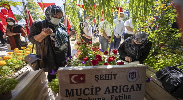 15 Temmuz Demokrasi Şehitliği ile Polis Şehitliği’nde anma programı düzenlendi