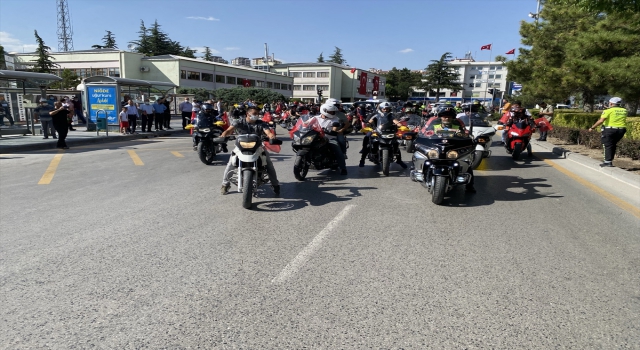 15 Temmuz’un kahraman şehidi Ömer Halisdemir’in kabrinde tören düzenlendi