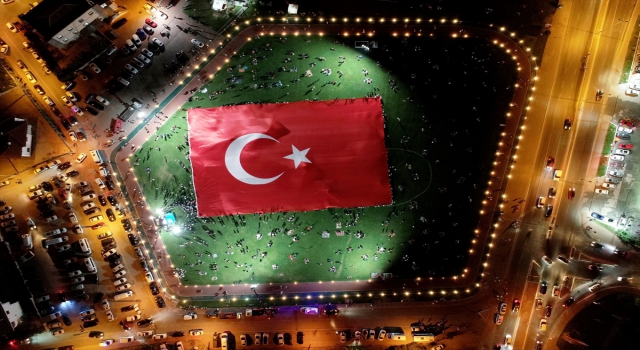 Kayseri’de dev Türk bayrağı açıldı