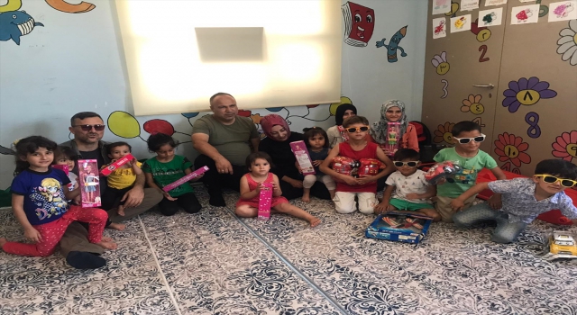 Saraykent Sosyal Yardımlaşma ve Dayanışma Derneği’nden Suriyeli çocuklara bayram hediyesi