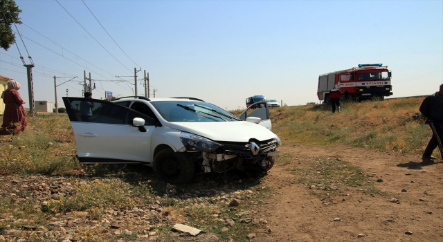 Sivas’ta kontrolden çıkan otomobil şarampole devrildi
