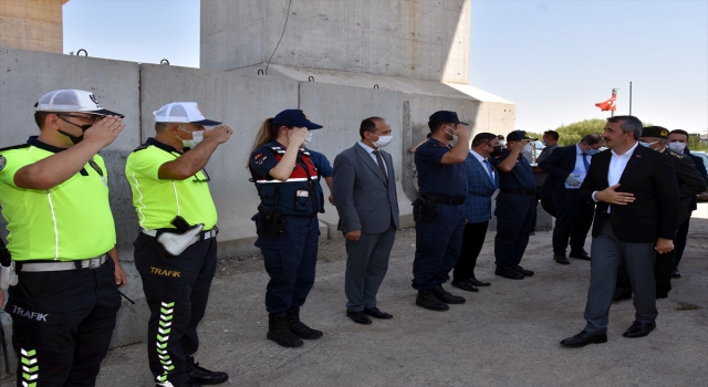 Vali Sezer, trafik kontrol noktalarını gezdi