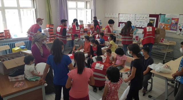 Türk Kızılay Kocasinan Şubesi’nden çocuklara bayramlık hediyesi