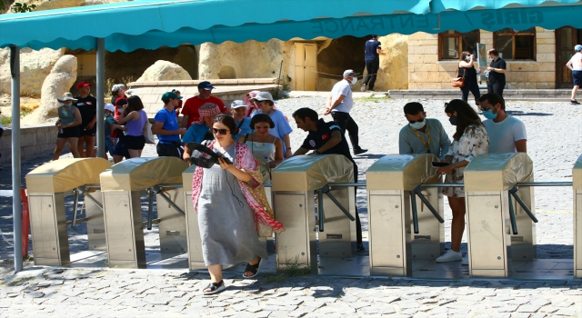 Bayram Kapadokya’da turizmcilerin yüzünü güldürdü