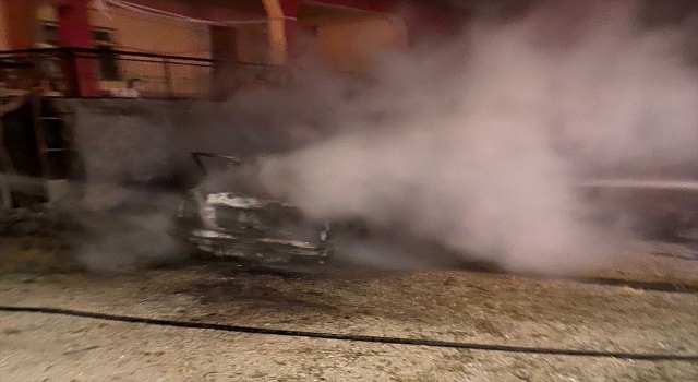 Kulu’da park halindeki otomobil yandı