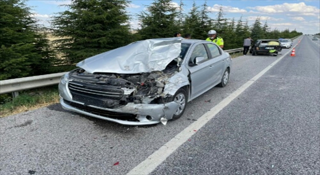 Eskişehir’de 3 otomobil çarpıştı: 3 yaralı