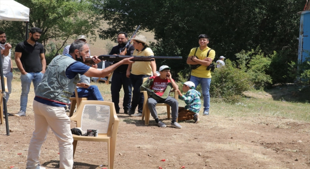 Yozgat’ta avcılar için ”tek kurşun” ve ”trap” atışı yarışı düzenlendi