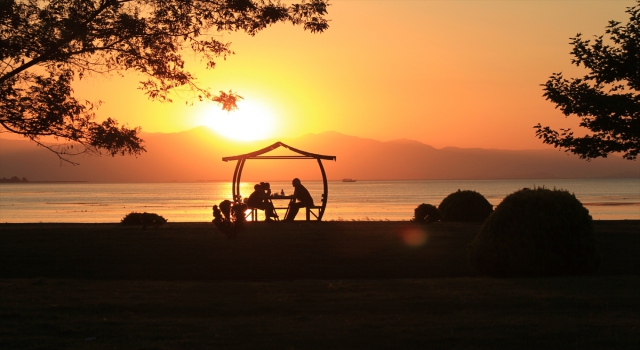 Beyşehir Gölü Milli Parkı’nda günbatımı görsel şöleni
