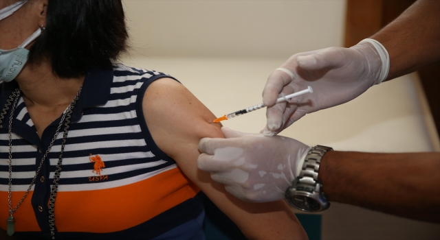 En az bir doz aşılanma oranı yüzde 75’in üzerine çıkan Eskişehir’de aşı çalışmaları sürüyor