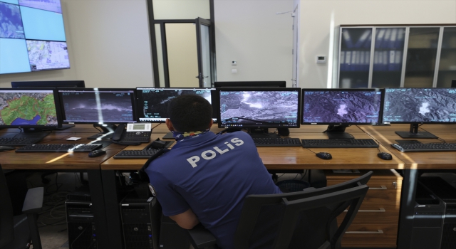 Emniyetin hava araçlarından orman yangınlarıyla mücadeleye havadan destek