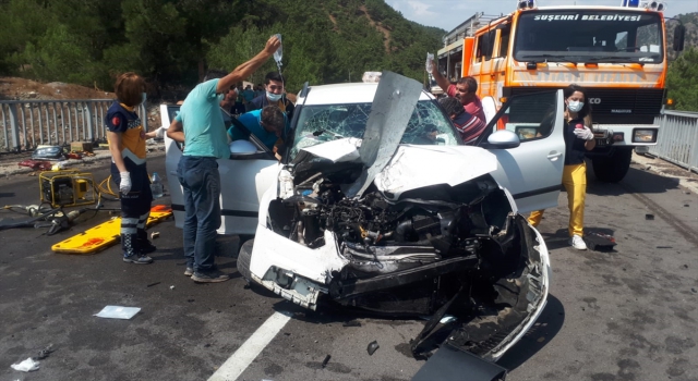 Sivas’ta otomobil köprü bariyerlerine çarptı: 1 ölü, 3 yaralı