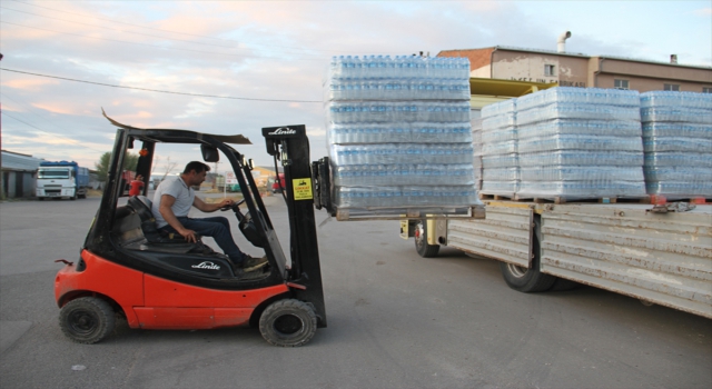 Sivas Belediyesi sel bölgesine içme suyu gönderdi