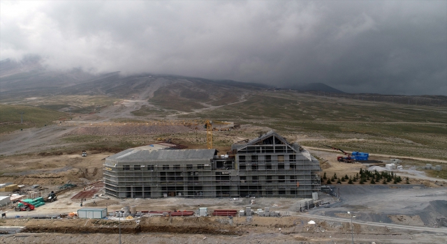 İç Anadolu’nun zirvesi Erciyes’te otel yatırımları artıyor