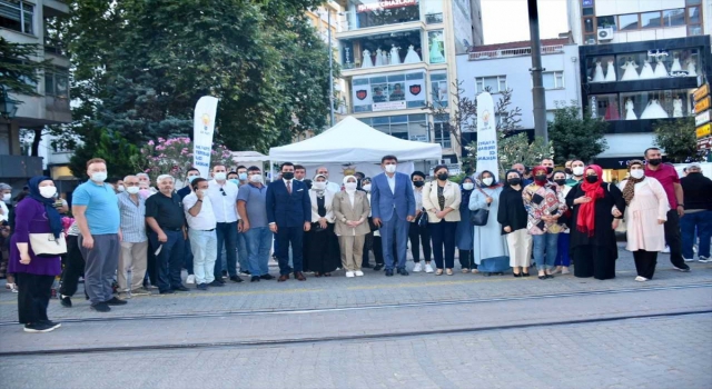 AK Parti Tepebaşı İlçe Başkanlığı aşure ikram etti