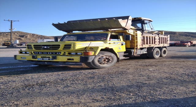 Şereflikoçhisar’dan Kastamonu’ya destek için 2 kamyon ve 1 kepçe gönderildi